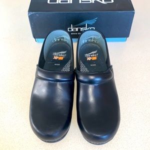 Dansko XP 2.0 Professional Oiled Black clogs size 41 wide
